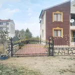Living House Вилла