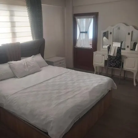 فيلة Living House *