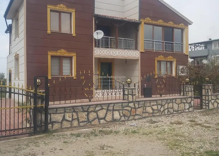 Living House Vilă Salihli